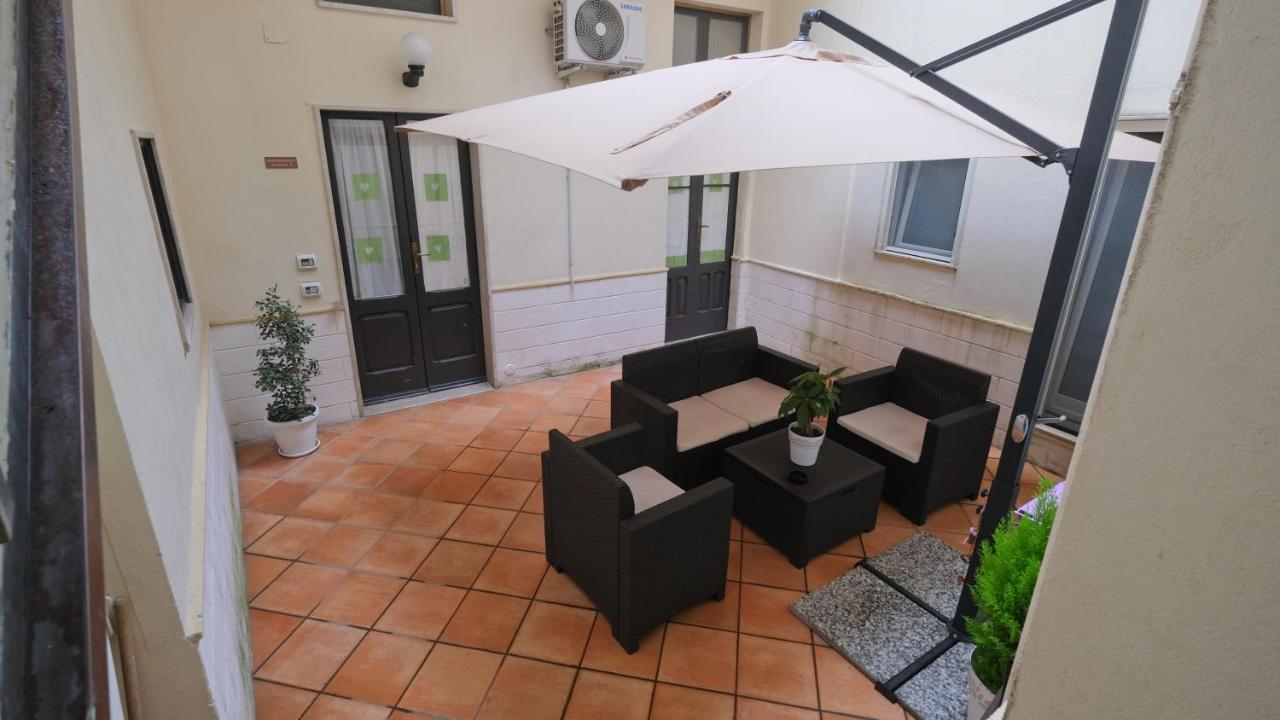 Bilocale Porta Napoli Apartment Brindisi Luaran gambar